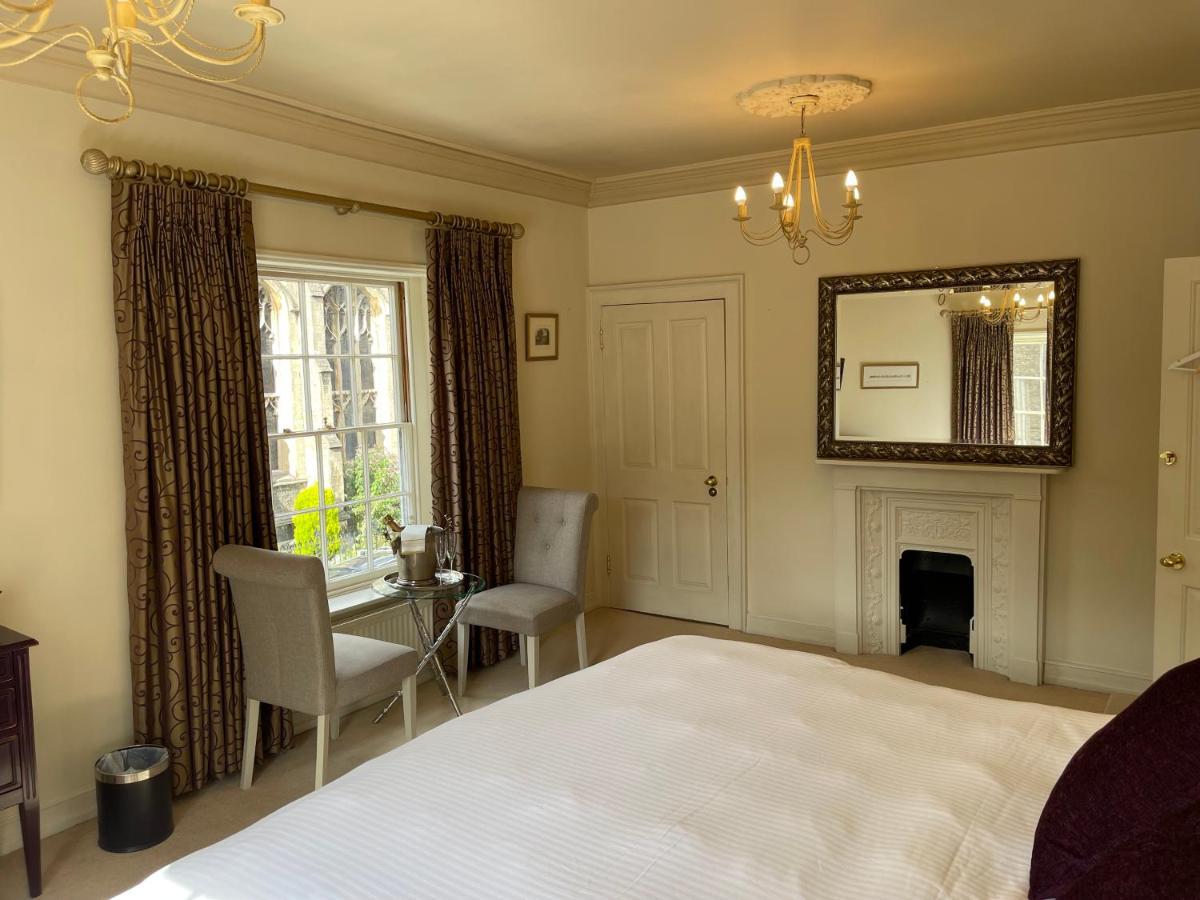 Crownplace Bury St. Edmunds 外观 照片